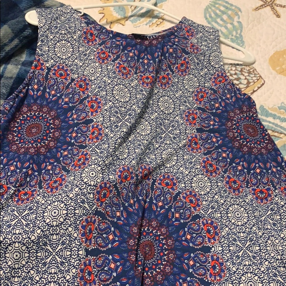 Agnes and Dora top